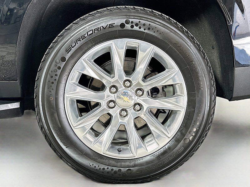 Used 2024 Chevrolet Suburban Premier AWD/4WD image 31