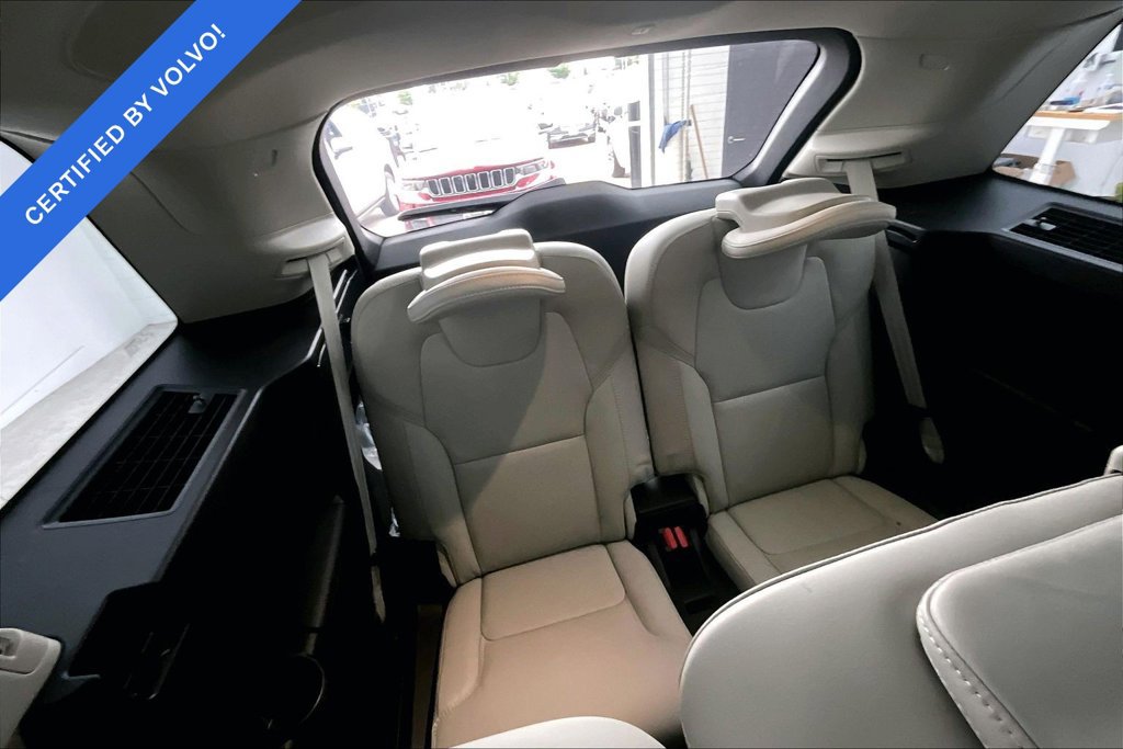 Used 2025 Volvo XC90 T8 Ultra w/ Protection Package Premier AWD/4WD image 32