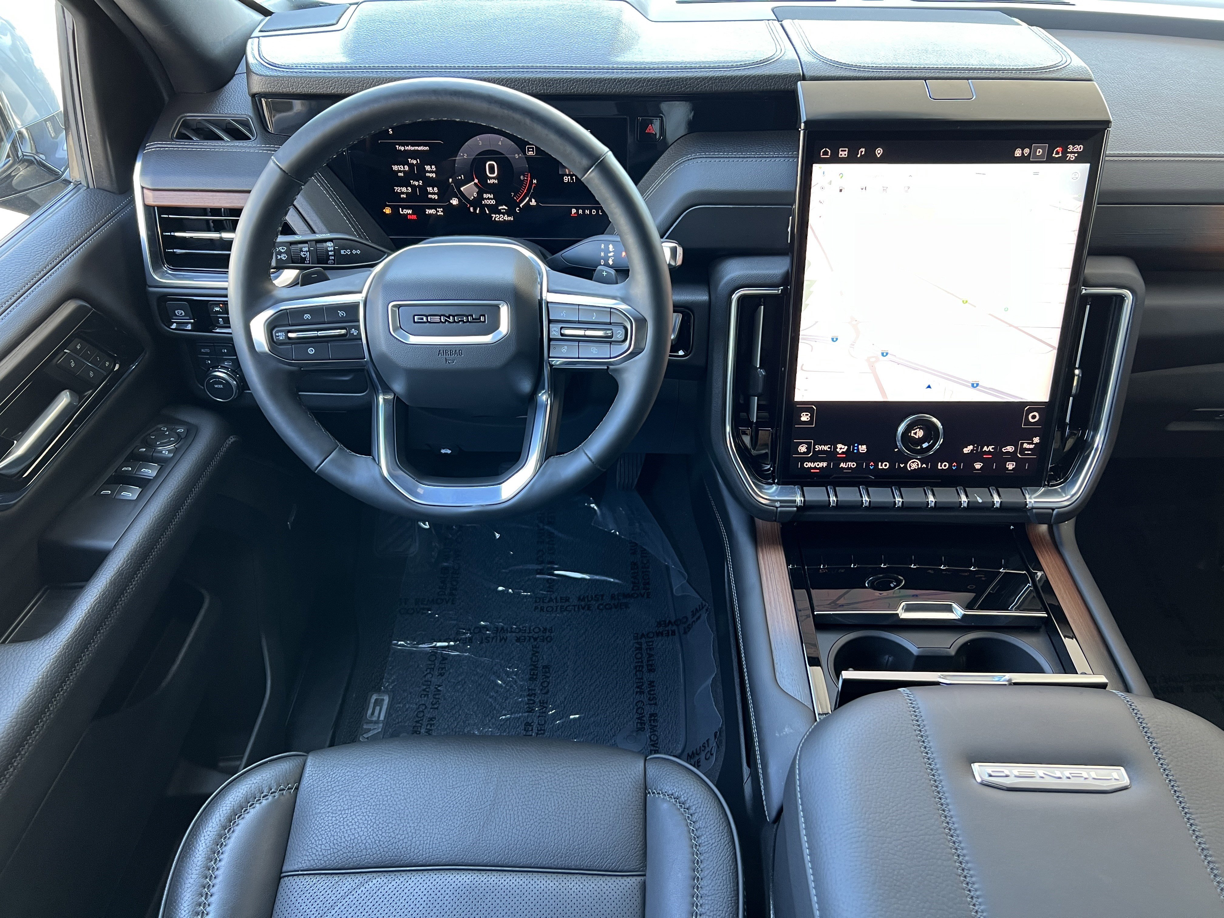 Used 2025 GMC Yukon XL Denali image 38