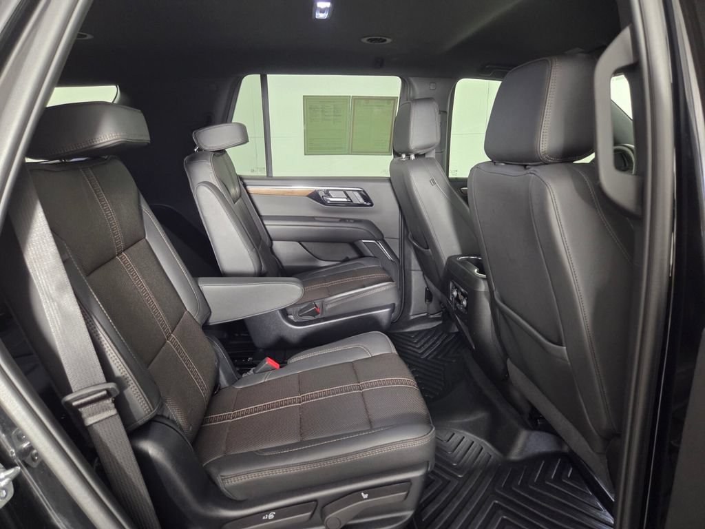 Used 2025 Chevrolet Tahoe High Country RWD image 31