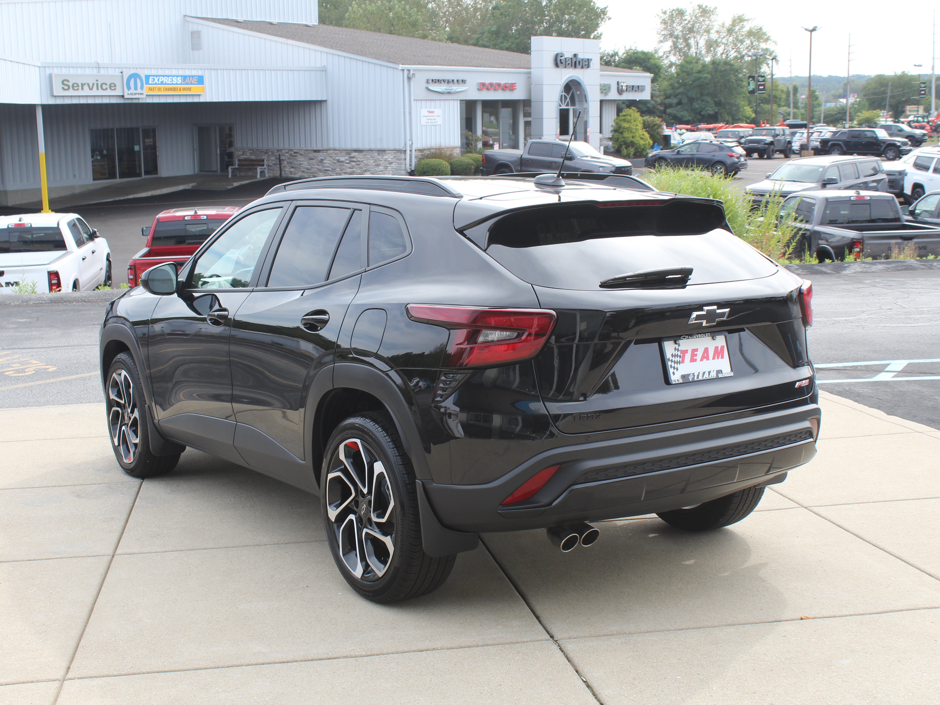 Used 2025 Chevrolet Trax RS FWD image 8