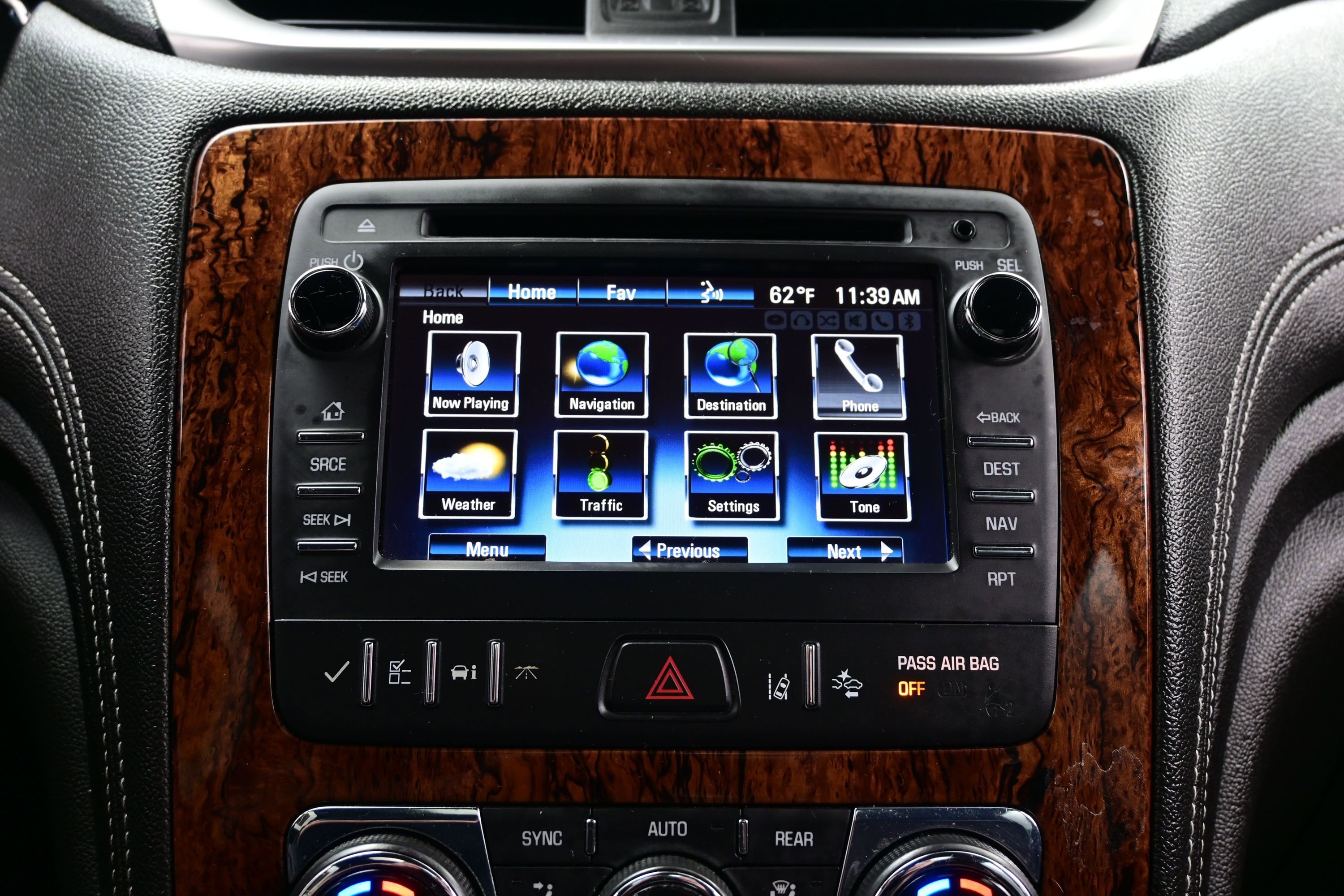 Used 2014 Chevrolet Traverse LTZ AWD/4WD image 19