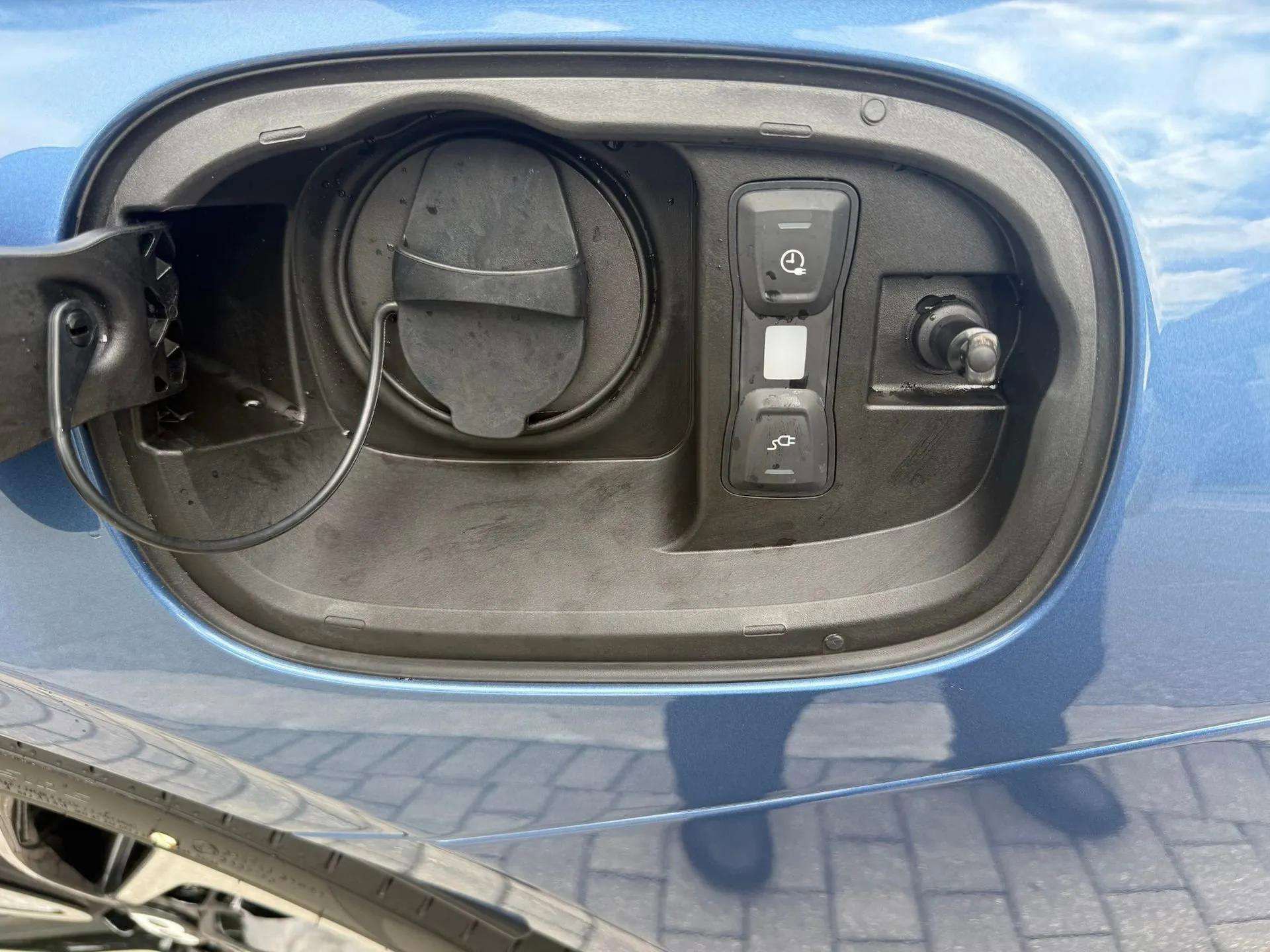 New 2026 Bentley Continental GTC AWD/4WD image 15