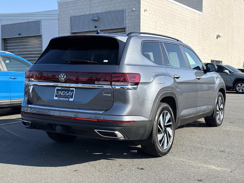 Used 2024 Volkswagen Atlas SE AWD/4WD image 3