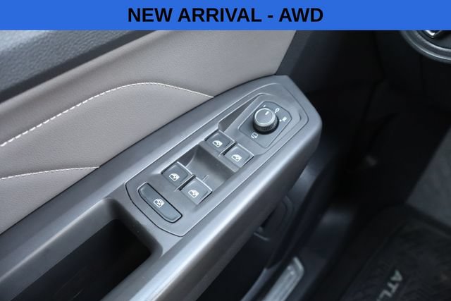 Used 2023 Volkswagen Atlas Cross Sport SEL Premium R-Line AWD/4WD image 16