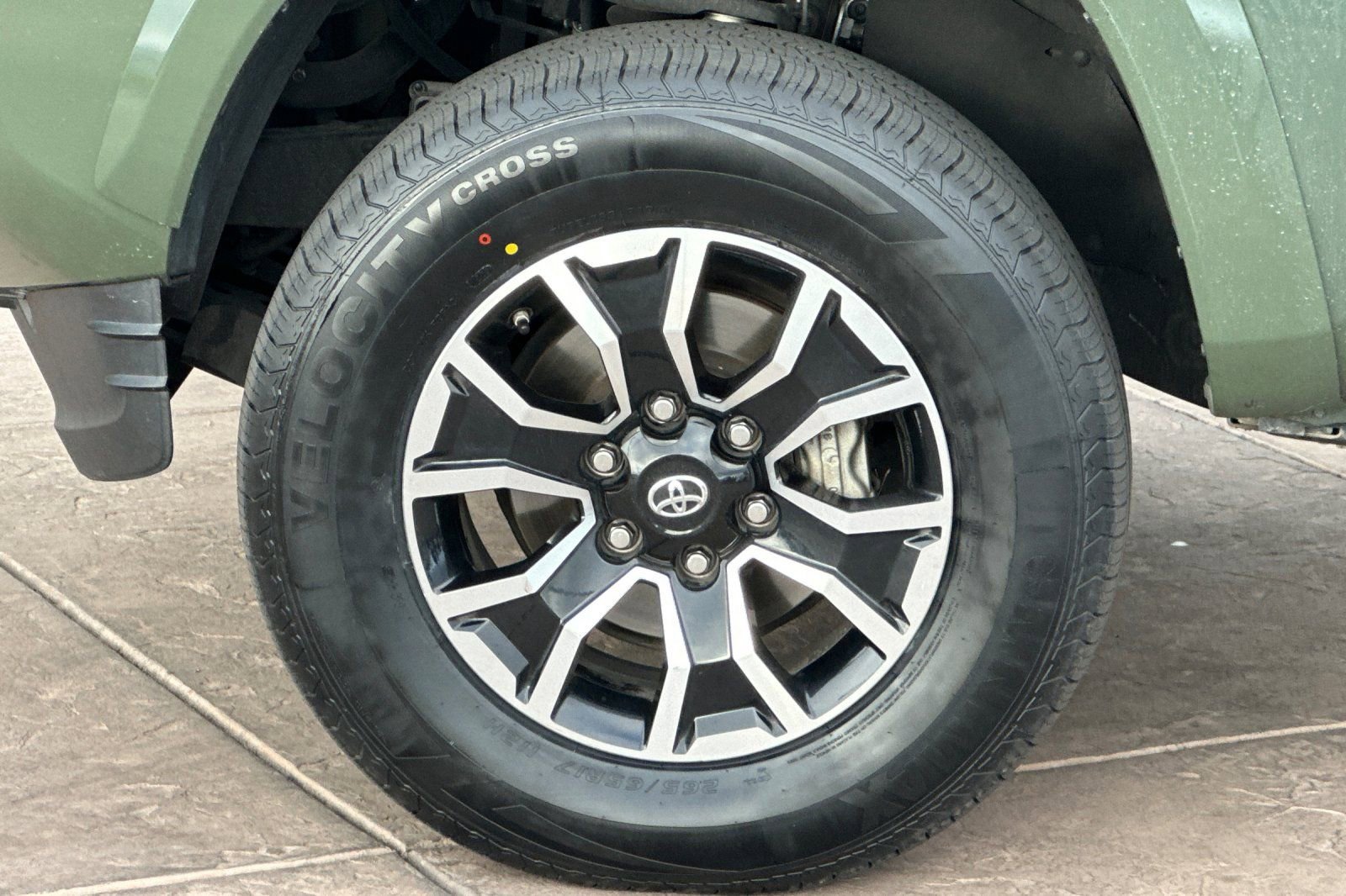 Certified 2021 Toyota Tacoma TRD Sport w/ Technology Package image 32