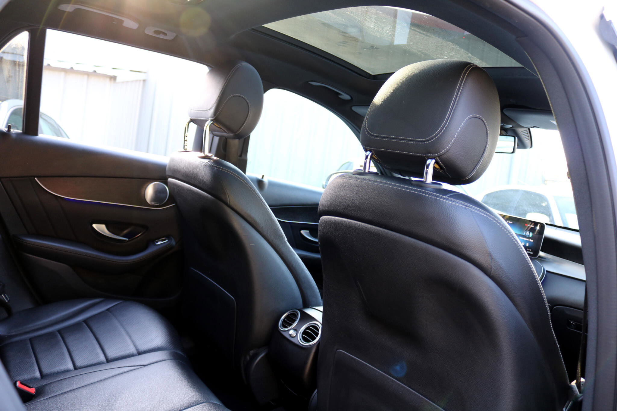 Used 2020 Mercedes-Benz GLC 300 4MATIC image 48