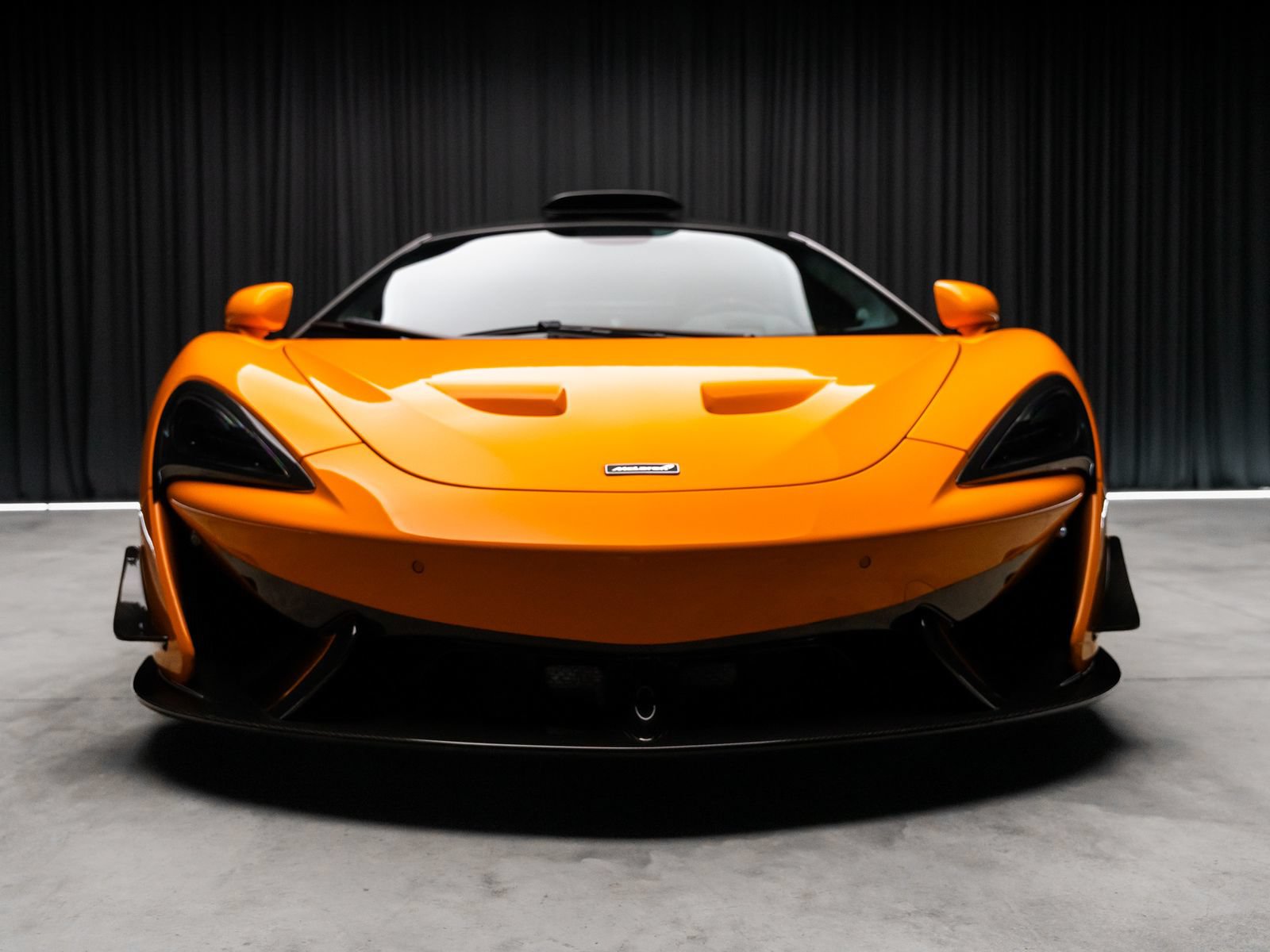 Used 2020 McLaren 620R RWD image 22