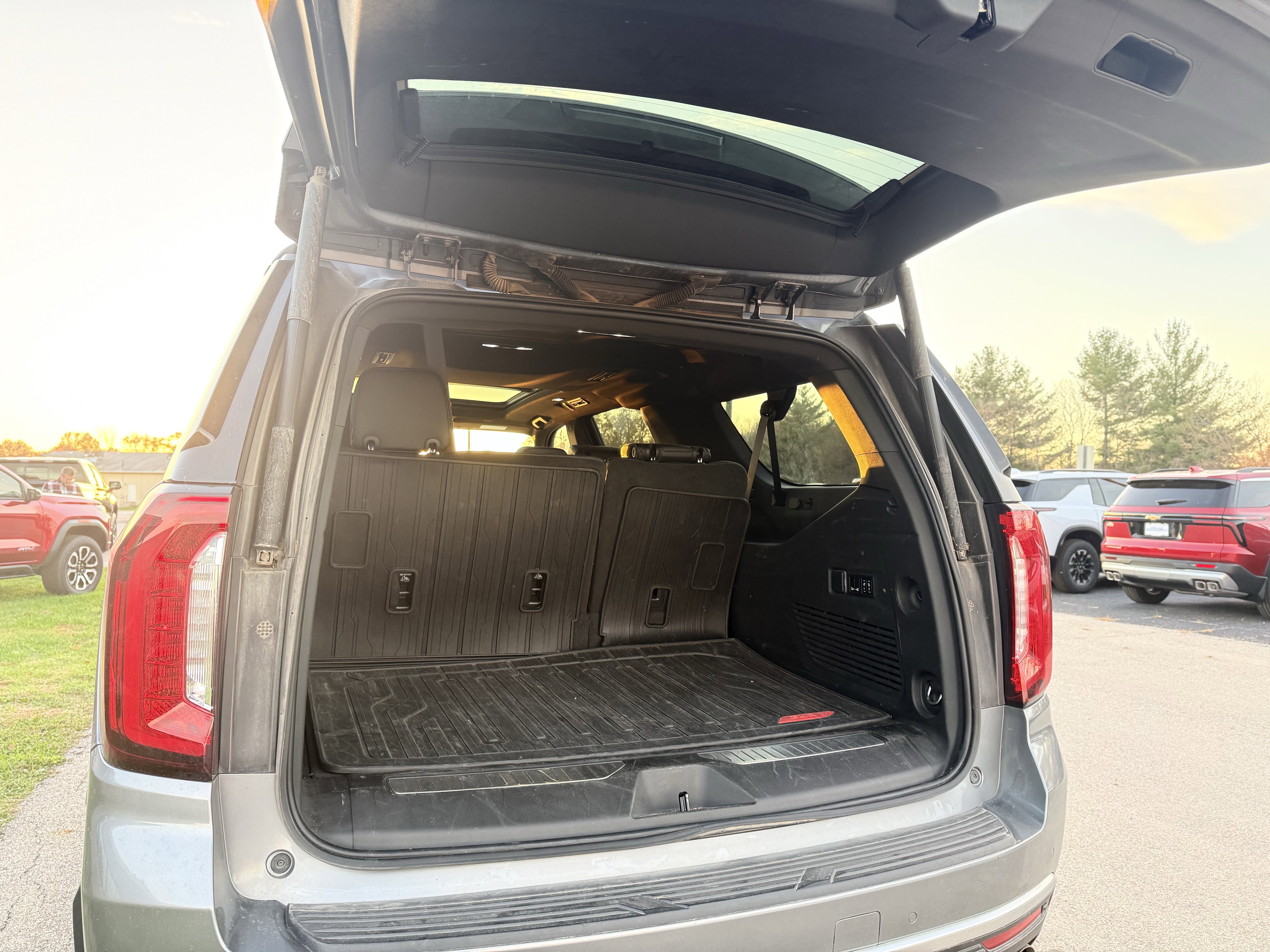 Certified 2022 GMC Yukon XL Denali image 5