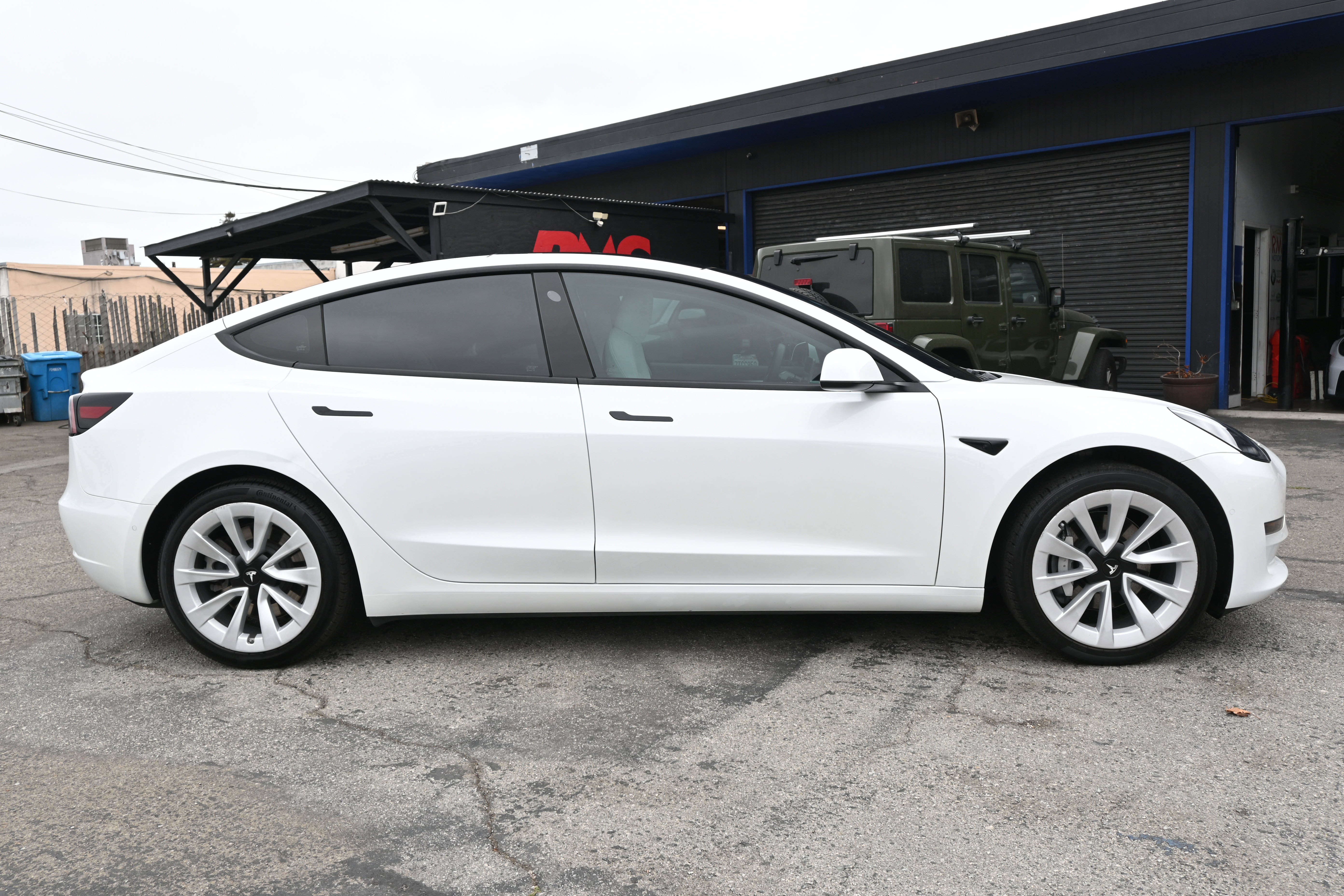Used 2022 Tesla Model 3 Standard Range image 6