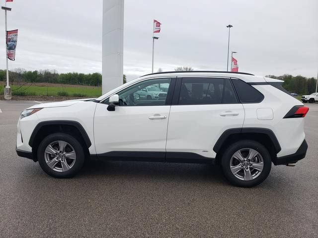 Used 2025 Toyota RAV4 XLE AWD/4WD image 9