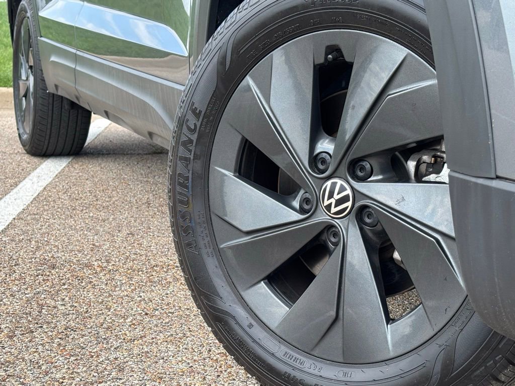 Used 2025 Volkswagen Taos S FWD image 2