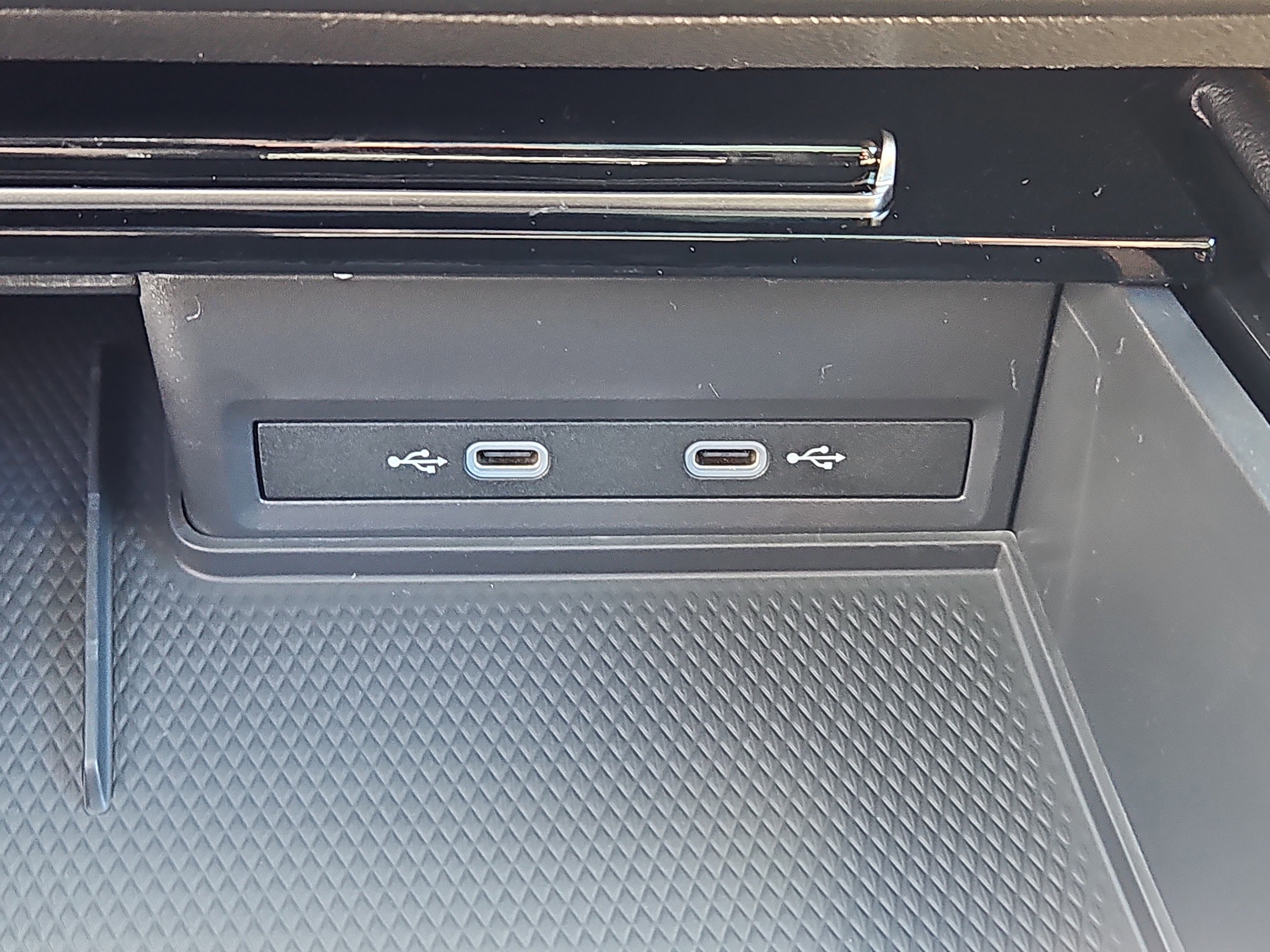 New 2026 Volkswagen Atlas Cross Sport SEL R-Line image 12