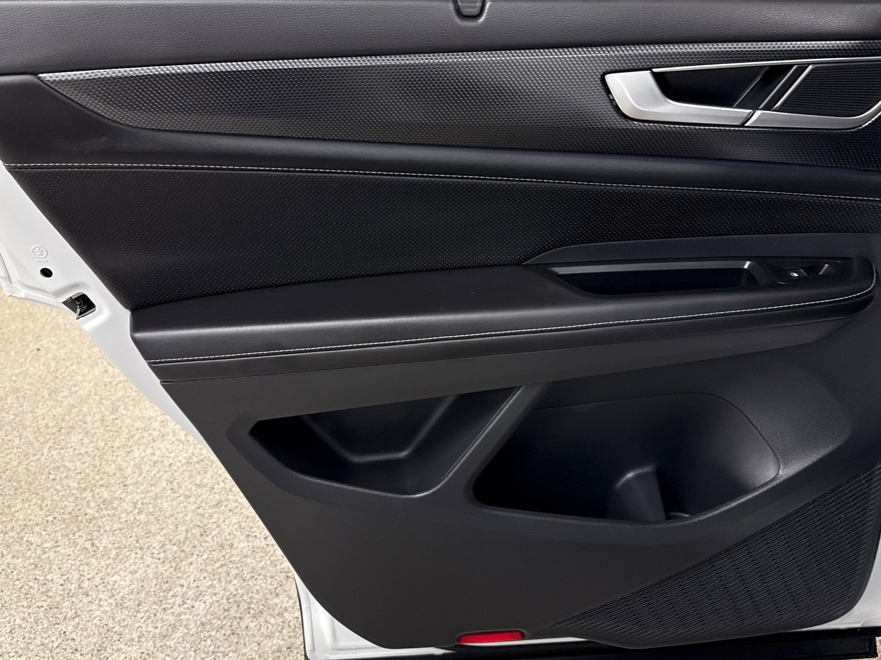 Used 2024 Volkswagen Atlas Cross Sport SEL image 10