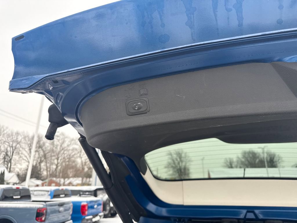 Used 2017 Ford Escape SE w/ Equipment Group 201A image 12