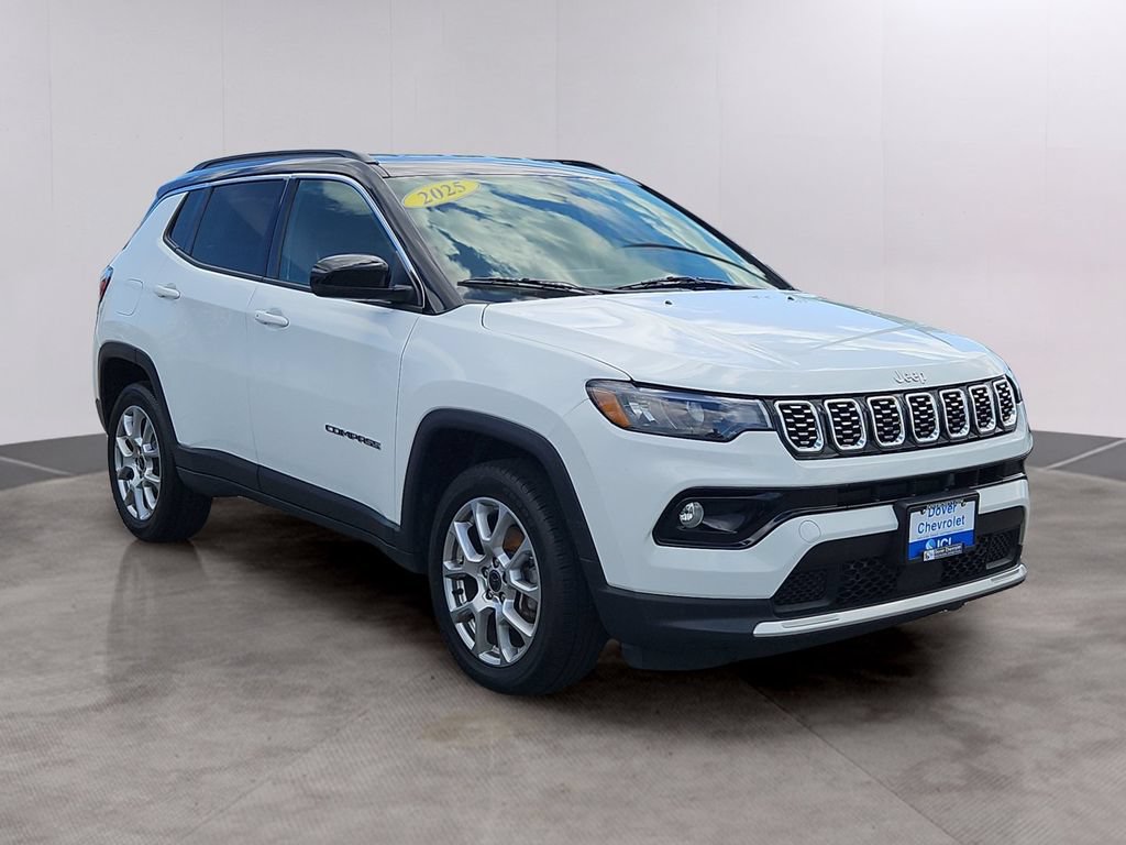 Used 2025 Jeep Compass Limited AWD/4WD image 3