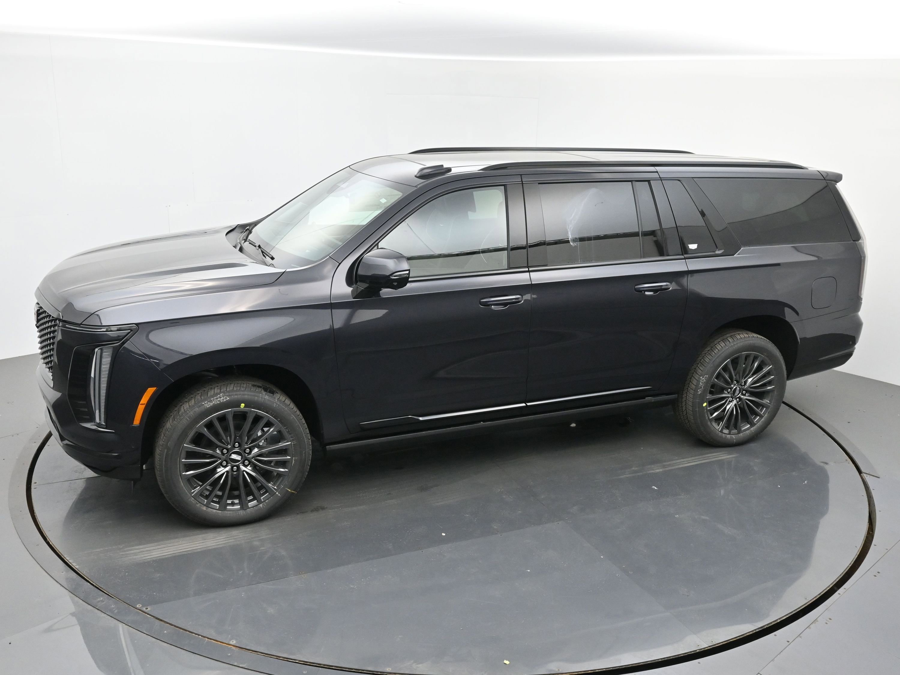 New 2026 Cadillac Escalade ESV Platinum Sport w/ LPO, Floor Liner Package AWD/4WD image 24