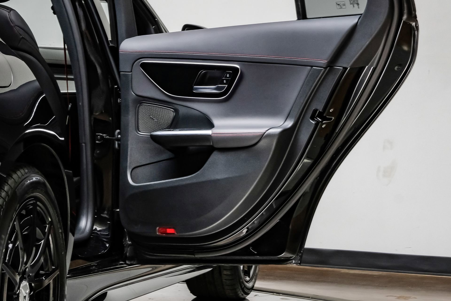 Used 2024 Mercedes-Benz C 43 AMG 4MATIC Sedan w/ Driver Assistance Package image 47