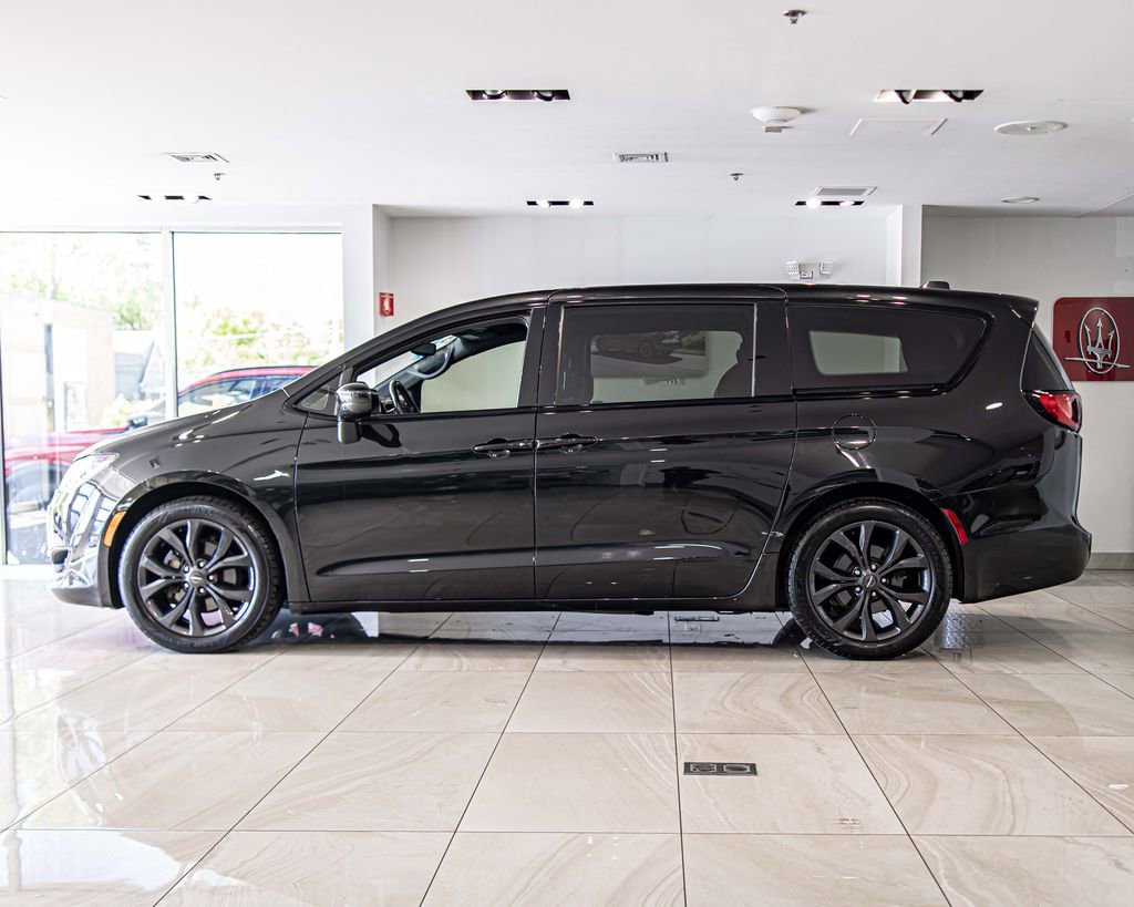 Used 2019 Chrysler Pacifica Touring Plus w/ S Appearance Package FWD image 6