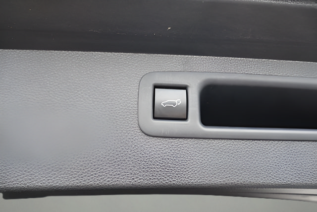 Used 2021 Toyota Highlander XLE AWD/4WD image 26