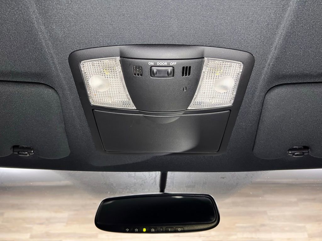 Used 2016 Nissan GT-R Premium image 25