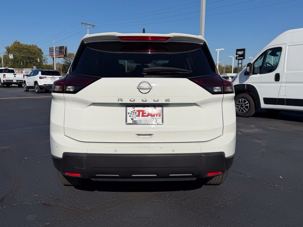 Used 2024 Nissan Rogue S FWD image 6