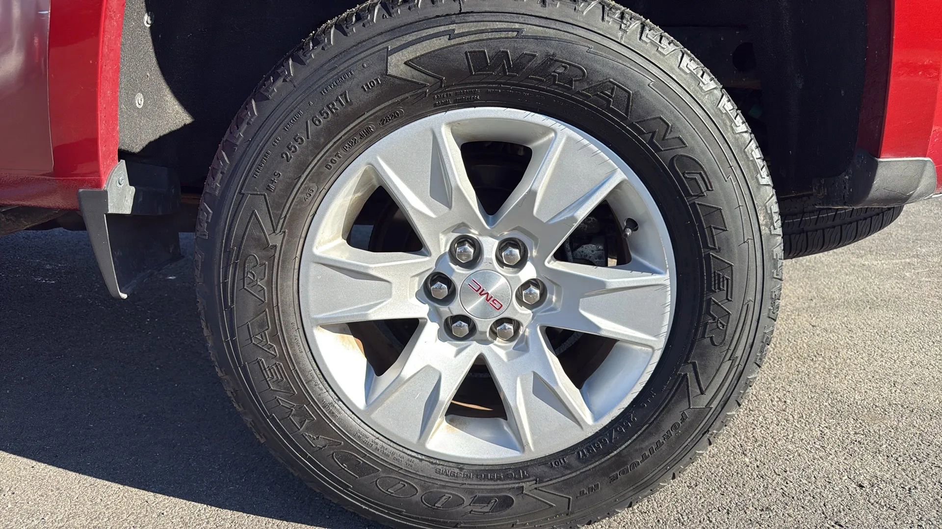 Used 2016 GMC Canyon SLE w/ SLE Convenience Package image 12