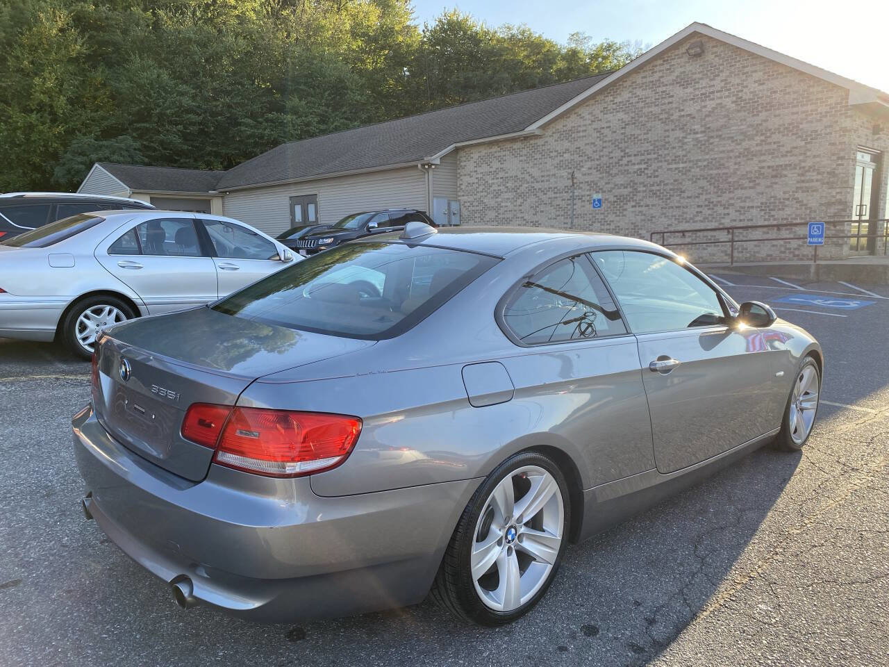 Used 2009 BMW 335i Coupe image 4