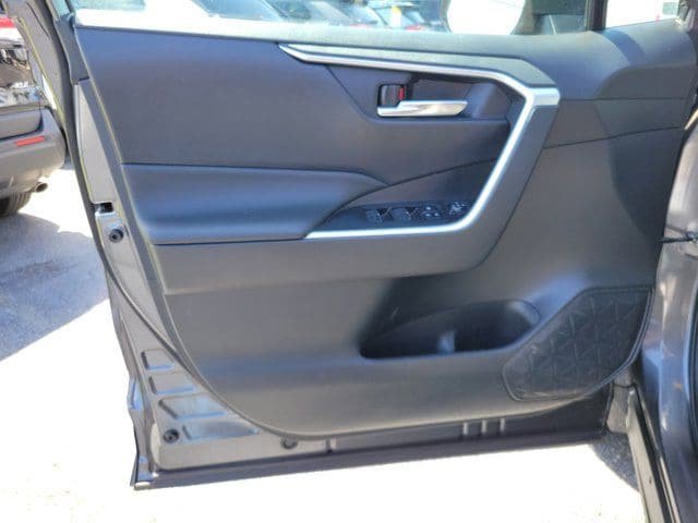 Certified 2023 Toyota RAV4 XLE w/ Convenience Package image 15