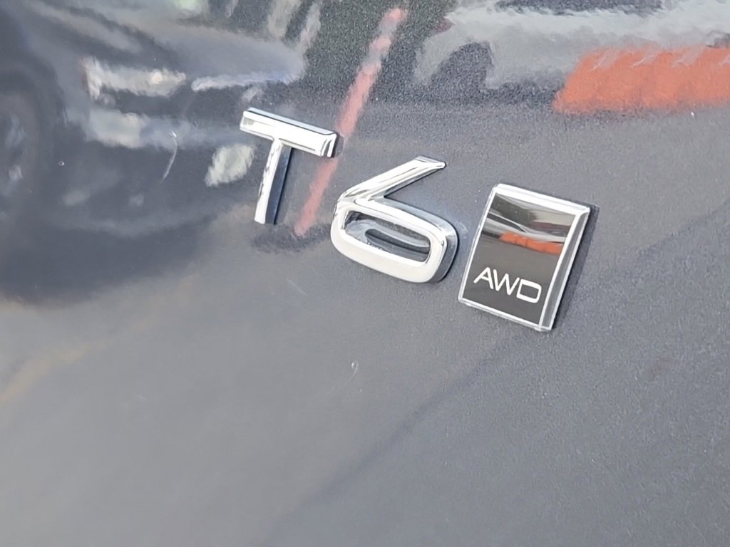 Used 2021 Volvo XC90 T6 Momentum w/ Climate Package image 5