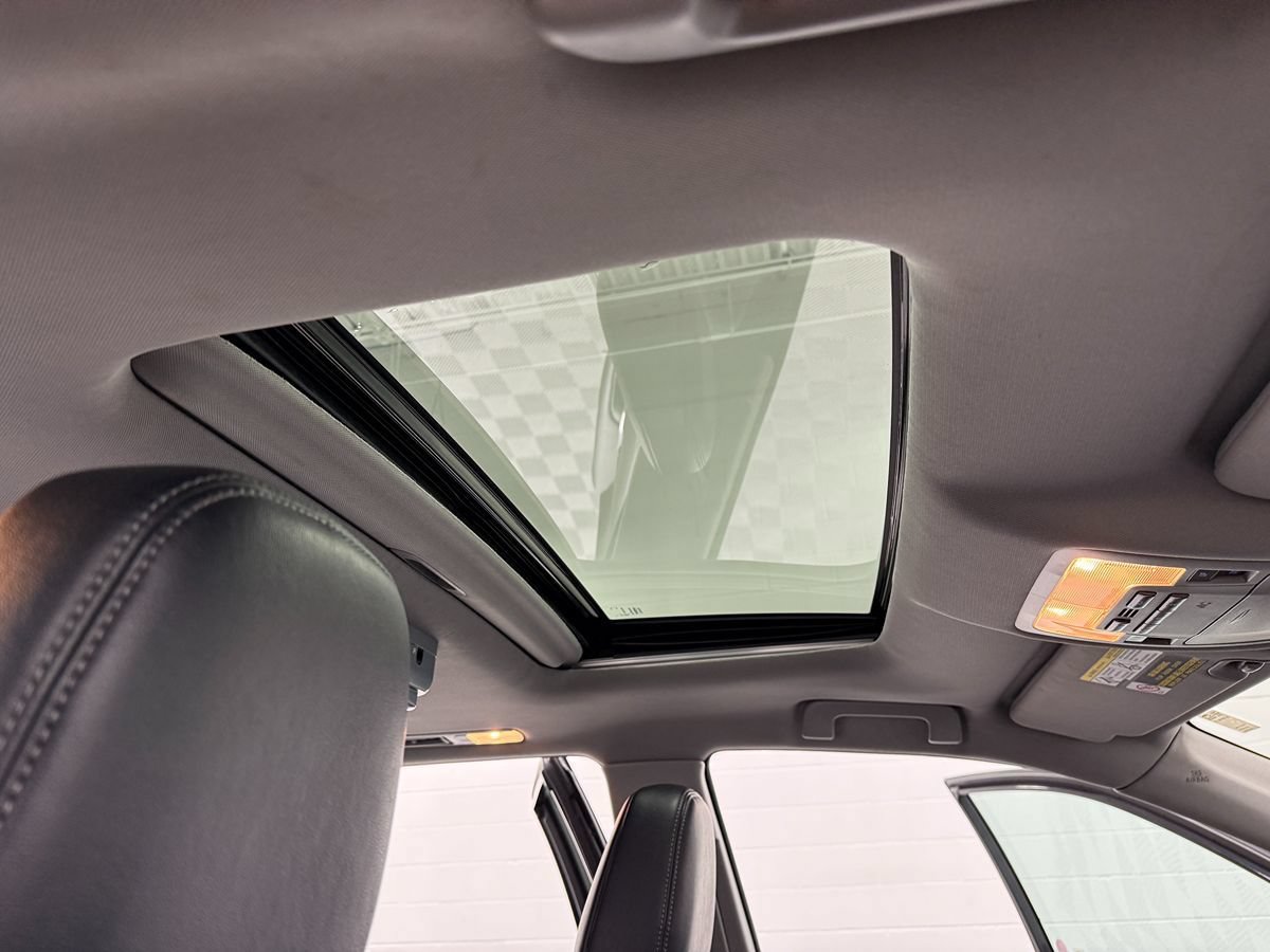 Used 2017 Toyota Highlander SE AWD/4WD image 26