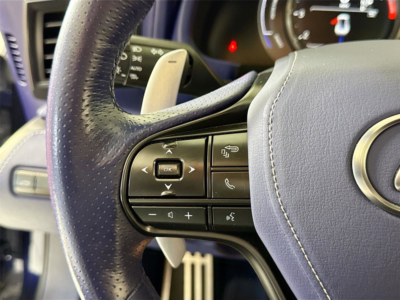 Used 2018 Lexus LC 500h w/ Touring Package image 25