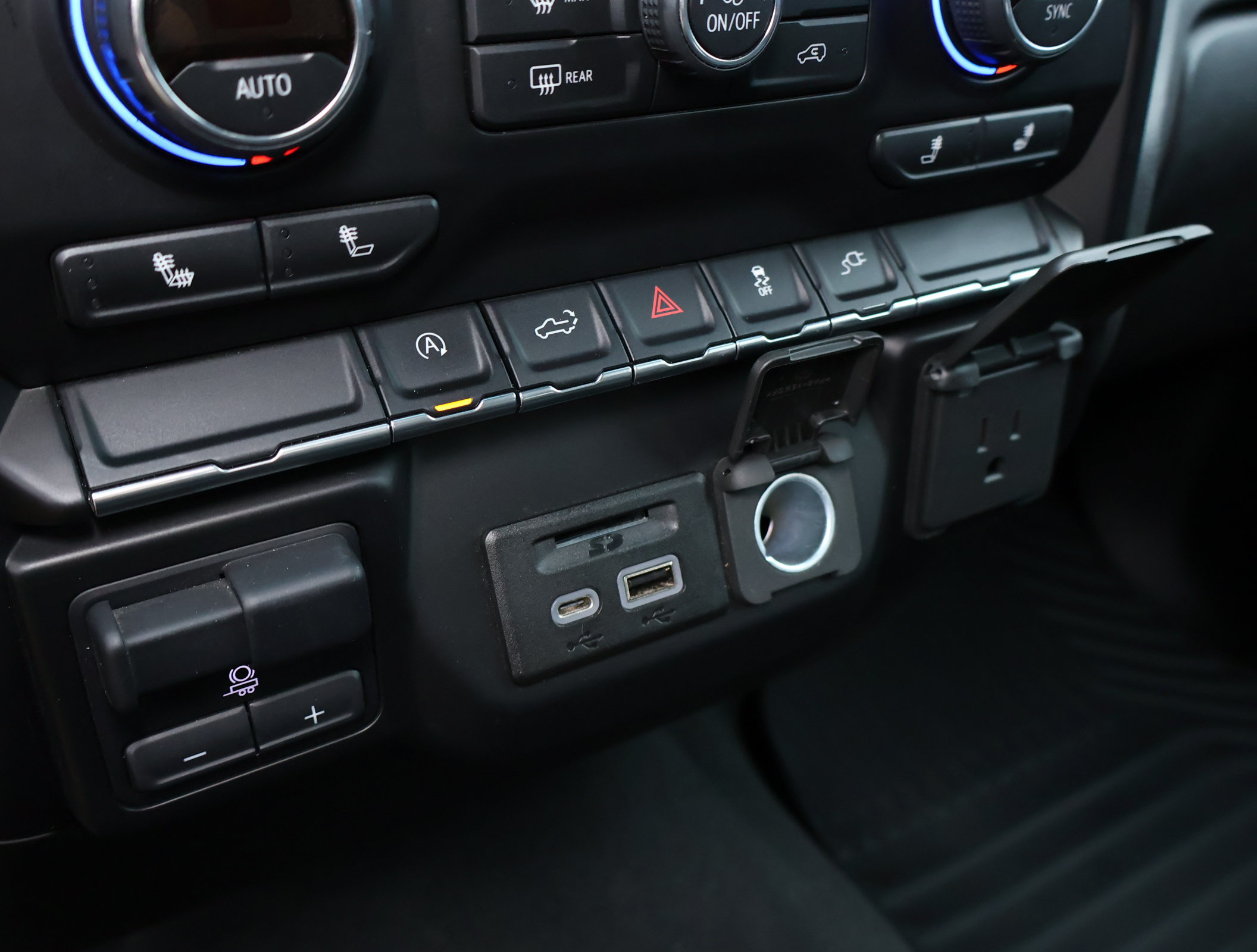 Used 2019 Chevrolet Silverado 1500 LT w/ Texas Edition RWD image 18