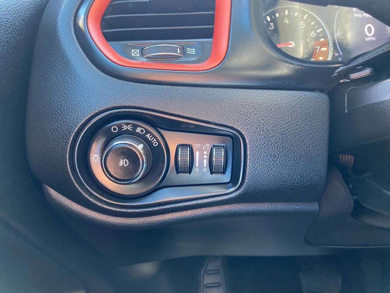 Used 2020 Jeep Renegade Latitude image 14