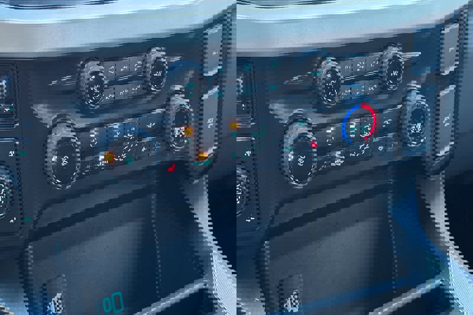 Used 2023 Ford F250 XLT w/ Black Appearance Package image 22