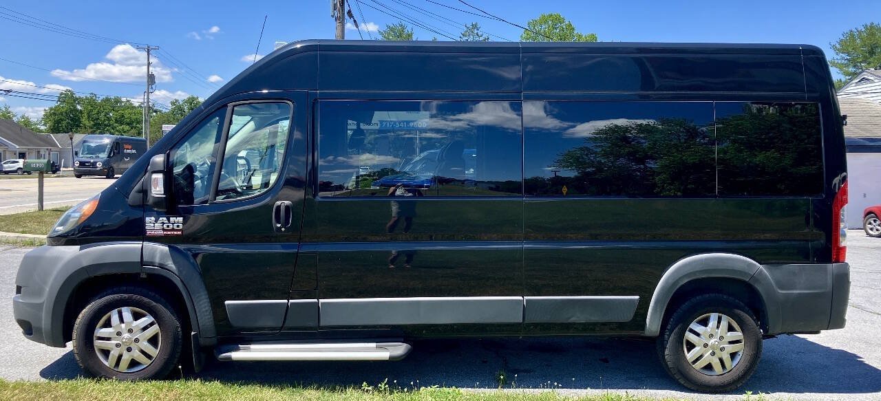 Used 2016 RAM ProMaster 2500 w/ Premium Appearance Group FWD image 4