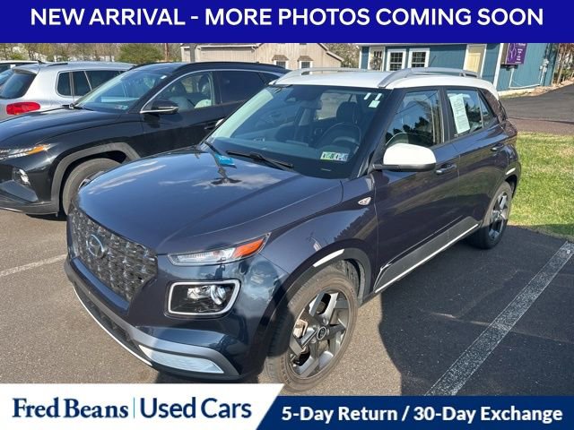 Certified 2023 Hyundai Venue Limited w/ Cargo Package image 3