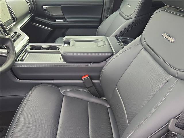 New 2027 Ford Expedition Platinum RWD image 4