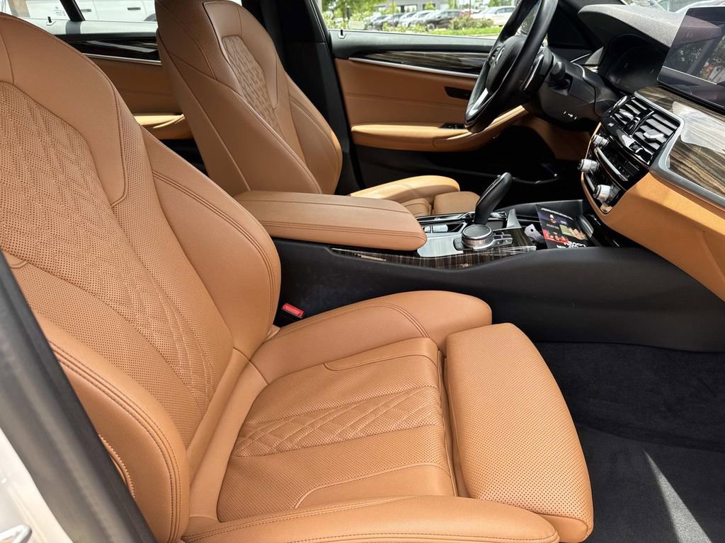 Used 2021 BMW 530i RWD image 13