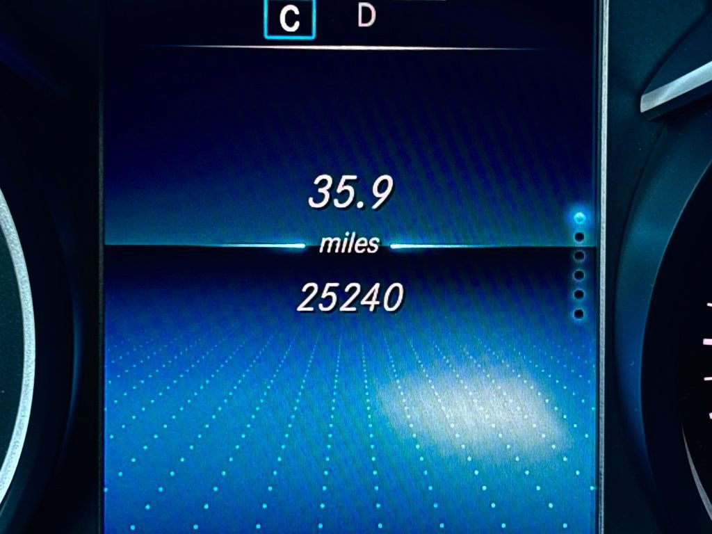 Used 2021 Mercedes-Benz GLC 300 image 23