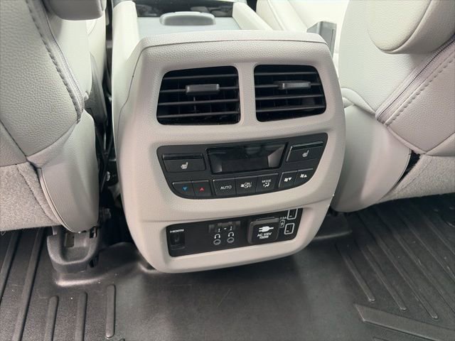 Used 2019 Honda Pilot Touring image 12