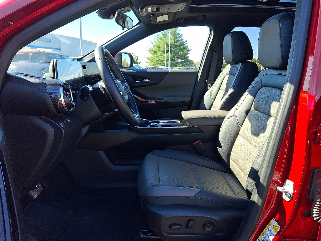 Certified 2026 Chevrolet Equinox LT w/ Convenience Package II FWD image 17