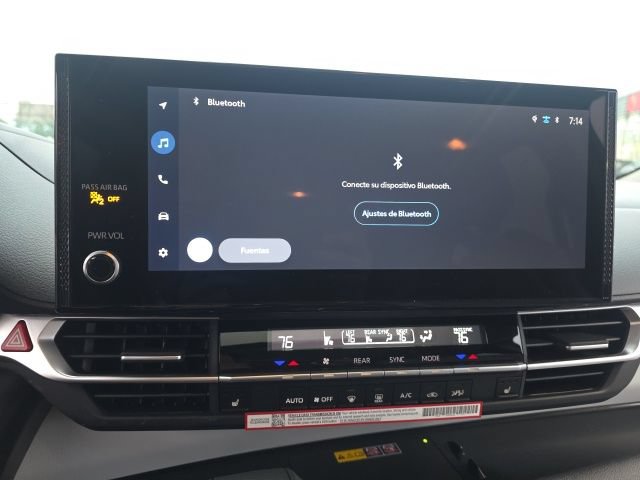 Used 2026 Toyota Sienna XLE FWD image 25