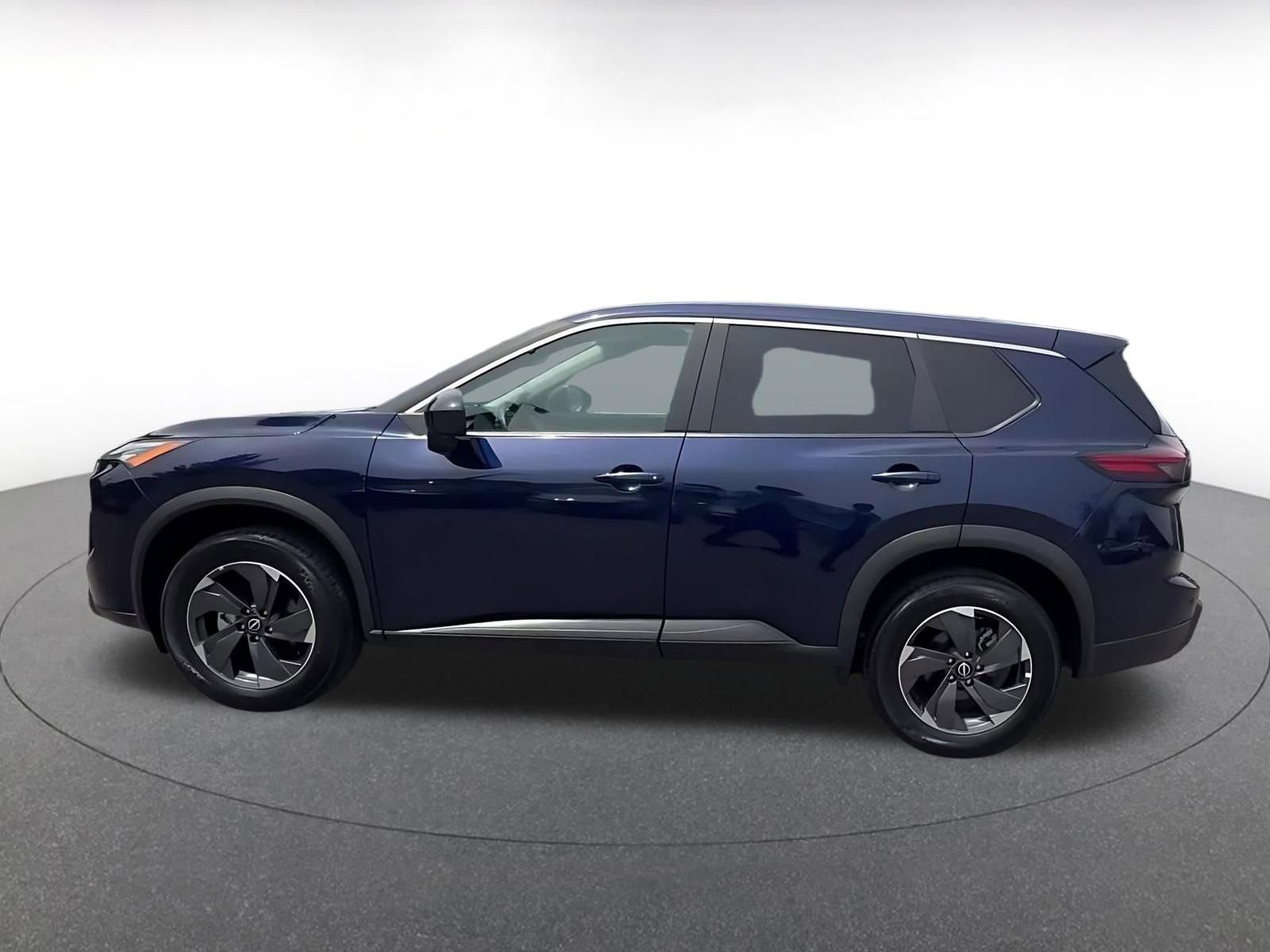 Used 2025 Nissan Rogue SV FWD image 9