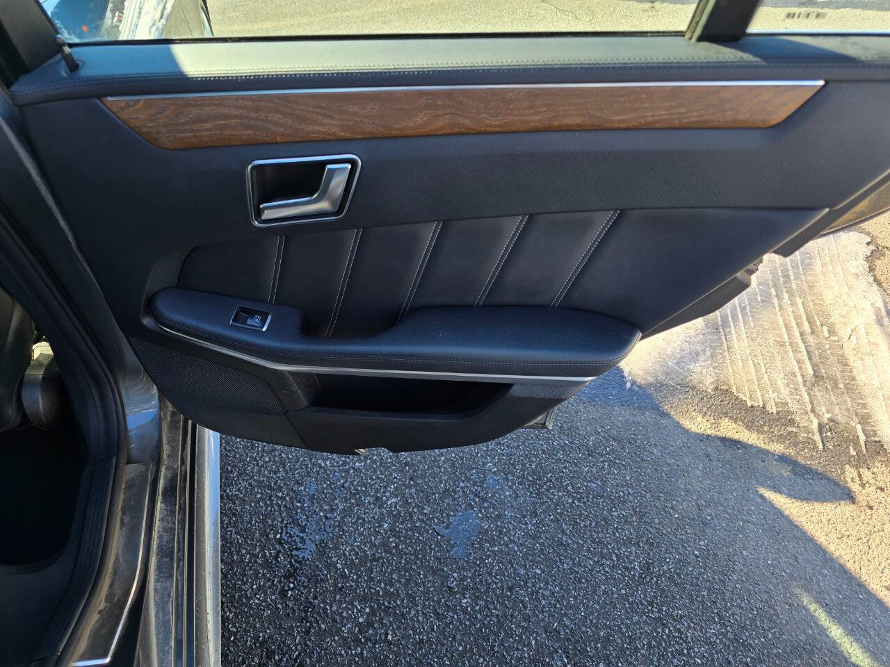 Used 2016 Mercedes-Benz E 400 E 400 4MATIC AWD 4dr Sedan image 29