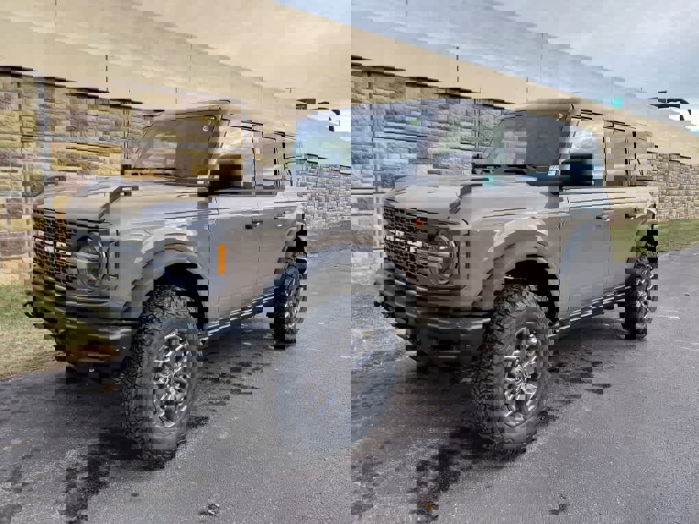 New 2025 Ford Bronco Badlands image 9