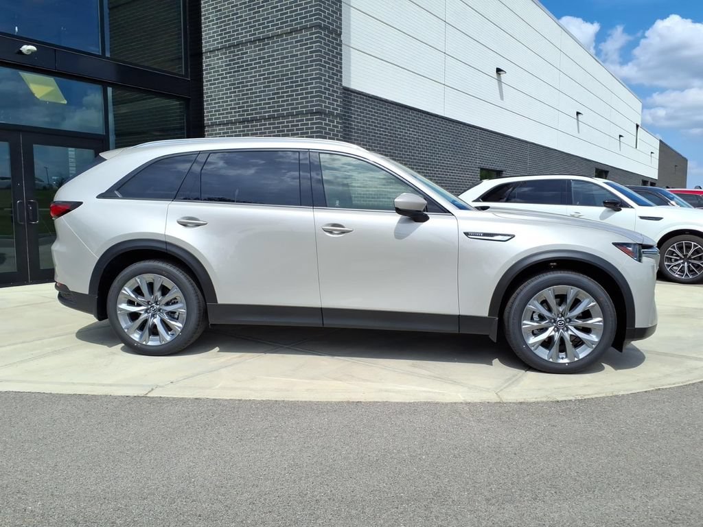New 2026 MAZDA CX-90 3.3 Turbo w/ Preferred Package AWD/4WD image 9