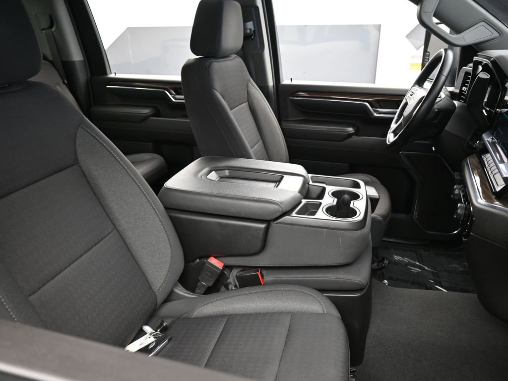 Used 2024 Chevrolet Silverado 2500 LT image 48