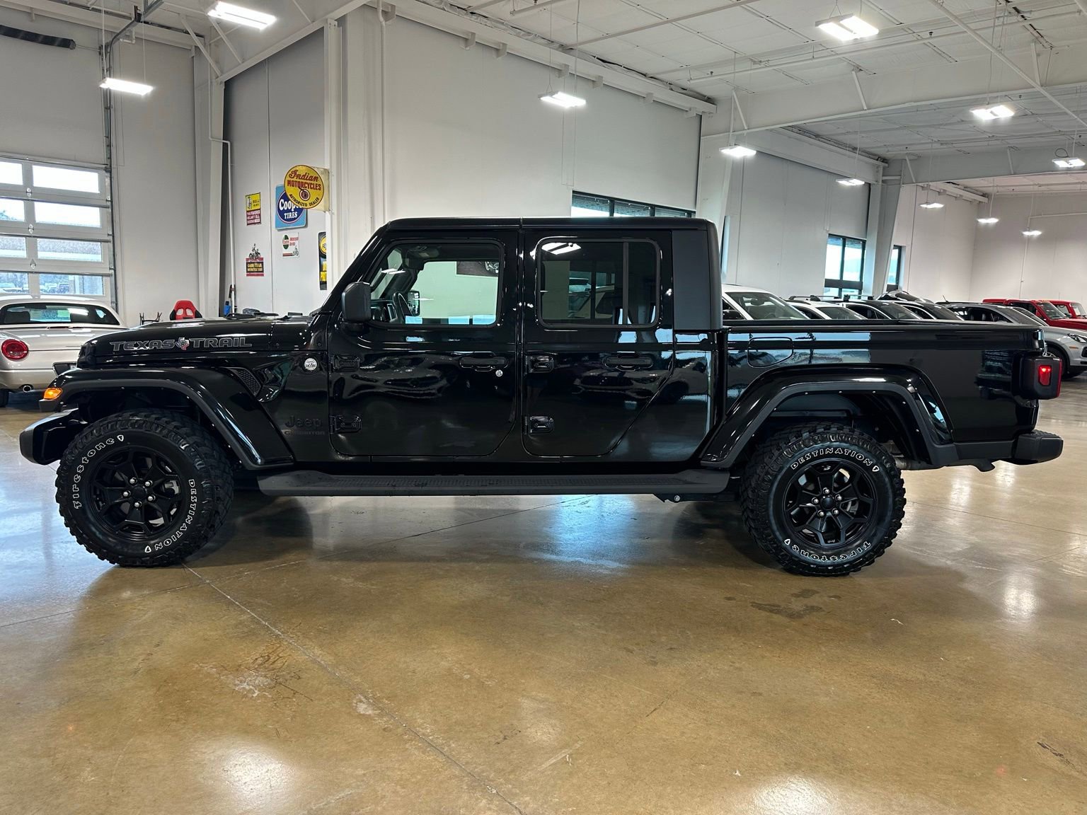 Used 2022 Jeep Gladiator Sport AWD/4WD image 5