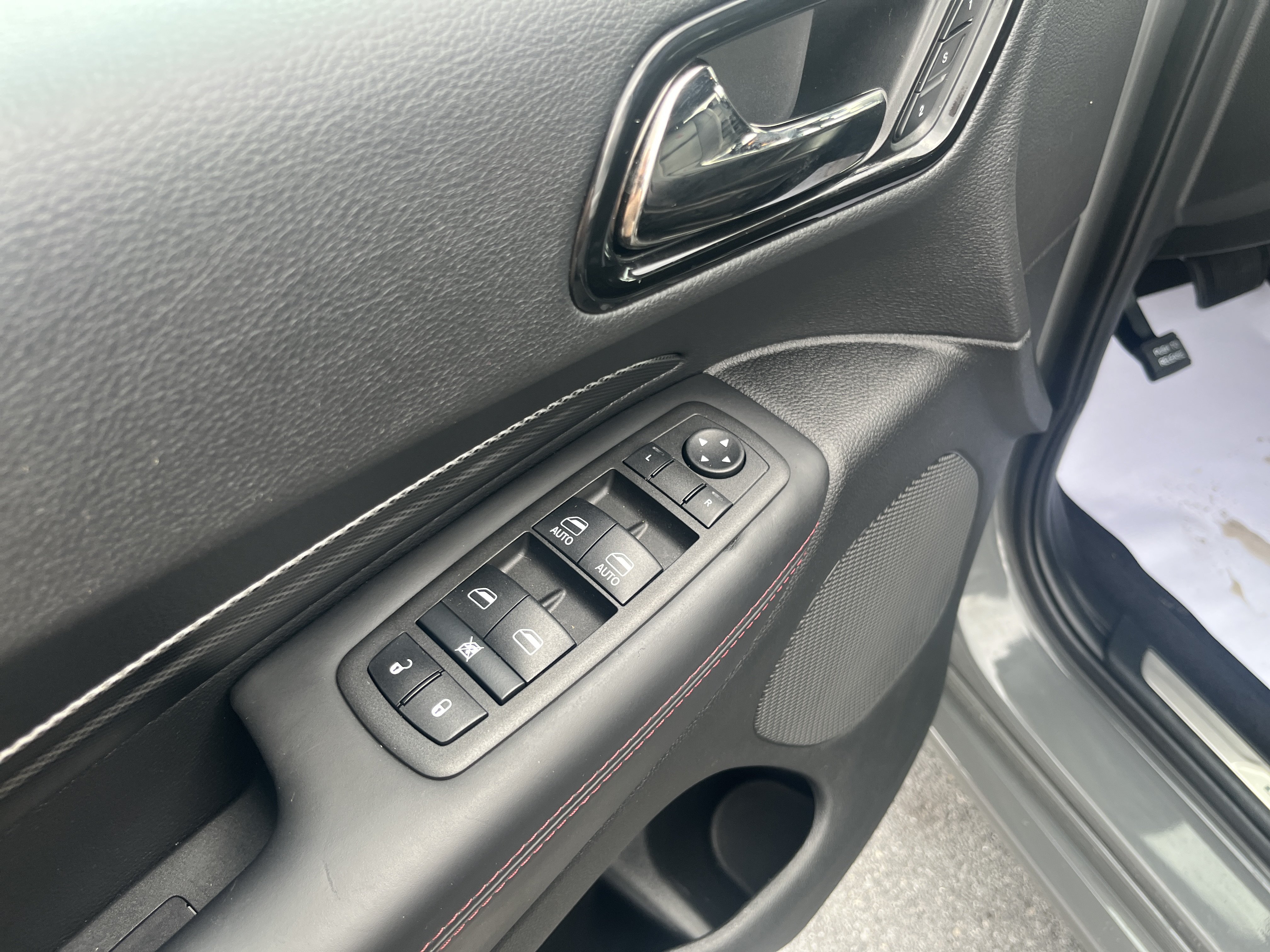 Used 2022 Dodge Durango R/T w/ Blacktop Package AWD/4WD image 19